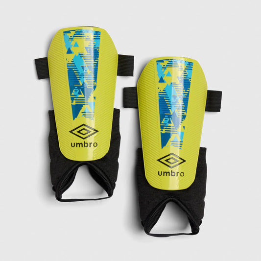 UMBRO FORMATION SHIN GUARD WITH ANKLE SOCK