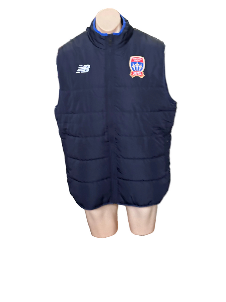 NEWCASTLE JETS FC 25/26 FUSION PUFFER VEST - MENS