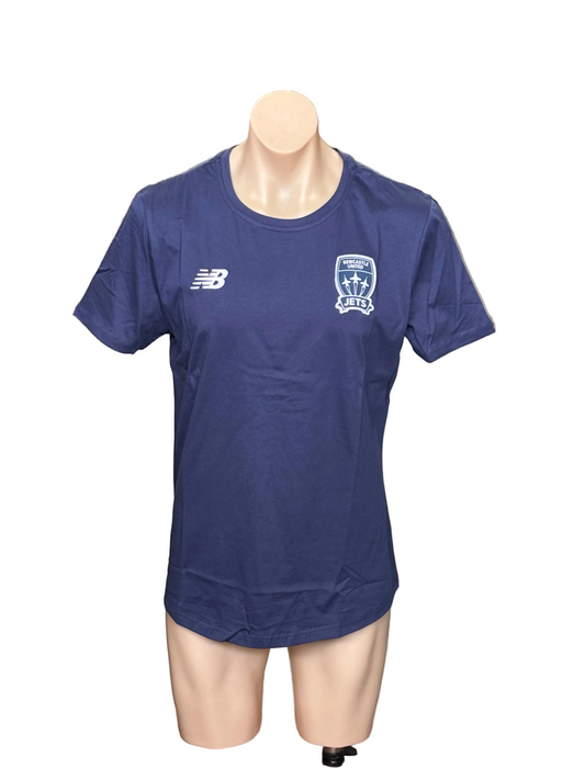 NEWCASTLE JETS FC 25/26 NAVY CASUAL TEE - MENS