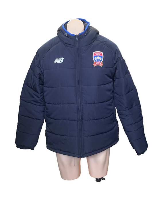 NEWCASTLE JETS FC 25/26 FUSION PUFFER JACKET - MENS