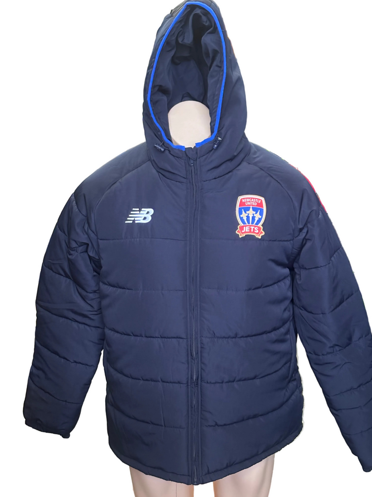 NEWCASTLE JETS FC 25/26 FUSION PUFFER JACKET - MENS