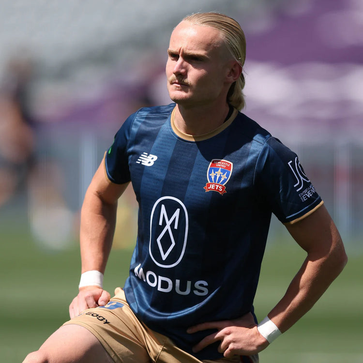 NEWCASTLE JETS FC 25/26 WARM UP TEE - MENS