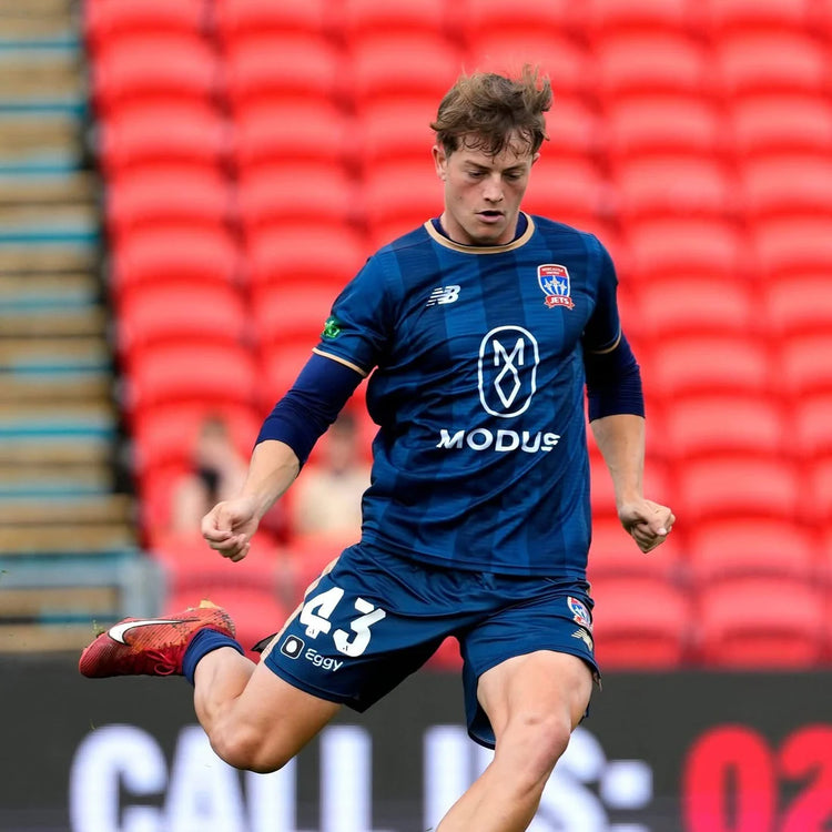 NEWCASTLE JETS FC 25/26 WARM UP TEE - MENS