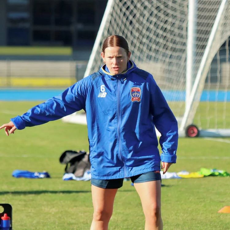 NEWCASTLE JETS FC 25/26 SPRAY JACKET - MENS