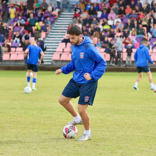 NEWCASTLE JETS FC 25/26 SPRAY JACKET - MENS